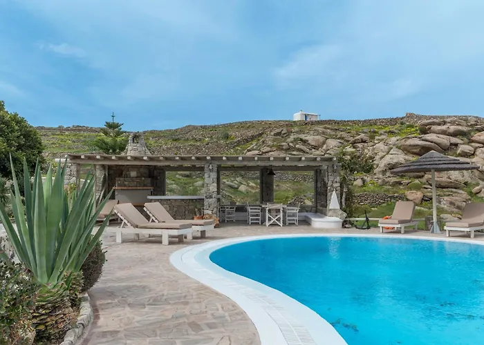 Myconian V Pool אורנוס